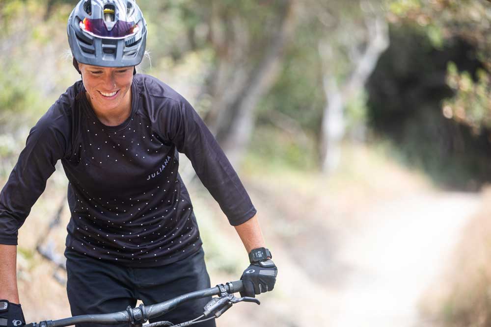 Juliana Bicycles Dot Enduro Trail Jersey in action